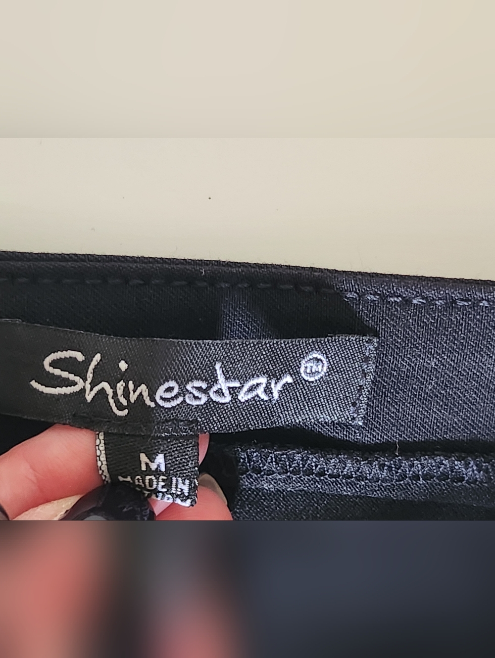 Faux Leather Panel Skinny Pants in Black - Picture 9 of 10